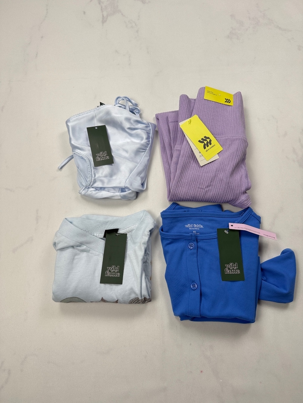 Wild Fable All in Motion Fashion Outfit Box Bundle of 4 - Womens XS